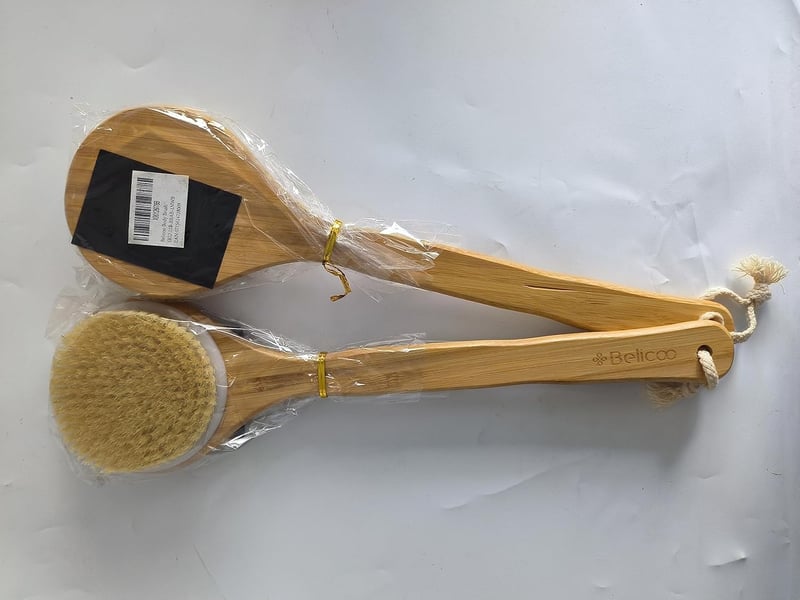 Hosszú nyelű BELICOO fa hátmosó kefe természetes sörtékkel, hátsúroláshoz és masszázshoz