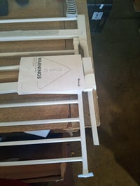 Poartă de siguranță cu închidere automată hauck, albă, fără găurire, lățime reglabilă 75-80 cm, deschidere cu o singură mână, pentru copii și câini 5