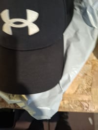 Șapcă de baseball pentru bărbați Under Armour Blitzing 3.0, negru/alb, mărimea XL/XXL, respirabilă, croială stretch fit 4