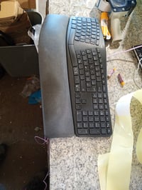 Bezdrôtová ergonomická klávesnica Logitech ERGO K860, delený dizajn, s opierkou na zápästie, Bluetooth a USB, Windows a Mac, QWERTZ 2