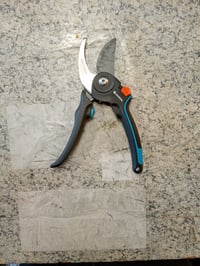 Gardena PremiumCut Pro Bypass škare za obrezivanje s promjerom reza od 24 mm, ergonomskom ručkom i oštricama s PowerCoating premazom, za svježe drvo, proizvedene u Njemačkoj 2