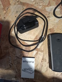 Mobilný telefón s tlačidlami Emporia SIMPLICITY pre seniorov, čierny, veľké tlačidlá, núdzové tlačidlo, 2-palcový displej, používaný 5