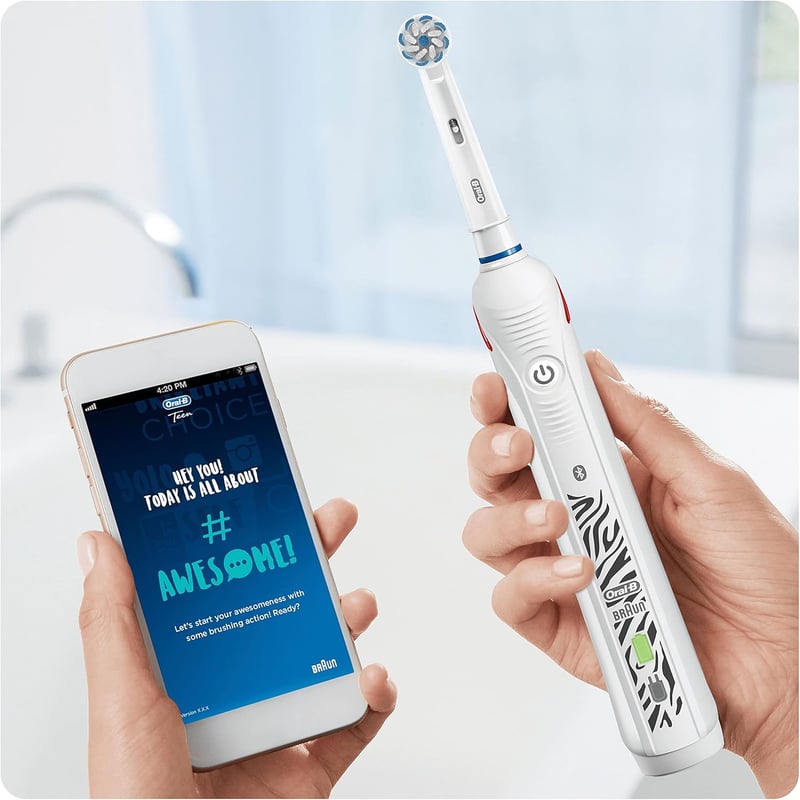 Oral-B Teen elektromos fogkefe, fogszabályzóhoz, Bluetooth-os, fehér