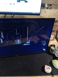 Smart Tech 32HN01V3 HD Ready LED TV 32 colos (80 cm) Triple Tuner — hibás, alkatrésznek: pókhálós kijelző (állapot: lásd a 2. képet) 4