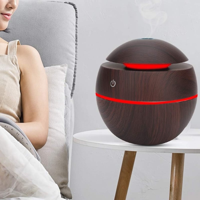 Akozon Gömb Alakú USB Párásító Diffúzor - Csendes Légtisztító Otthonra és Irodába - 130ml Tartály, Automata Kikapcsolás, Sötét Fa Mintázat