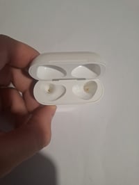Apple AirPods — MagSafe töltőtok (alkatrész) 4