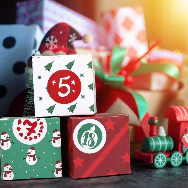 Kesote Adventi Naptár: 24 Újratölthető Doboz Karácsonyi Díszekkel és Számokkal