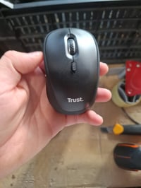 Bezdrôtová súprava klávesnice a myši Trust Ymo II, francúzske rozloženie AZERTY, čierna, používané 5
