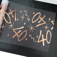 DDCKJ Calea de masă pentru a 40-a aniversare, 28 cm x 10 m, decupabilă, decorațiune de masă aur roz pentru bărbați și femei, pentru petreceri de naștere și aniversări 5