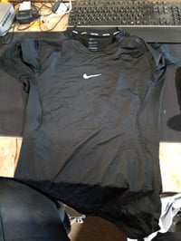 Pánske kompresné tričko s krátkym rukávom Nike Pro, čierno-biele, veľkosť S, priliehavý tréningový top 2