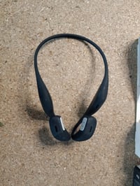 JBL Endurance Pace športové Bluetooth slúchadlá s otvorenou konštrukciou, čierno-sivé, vodotesnosť IP68, výdrž batérie 10 hodín, použité 4
