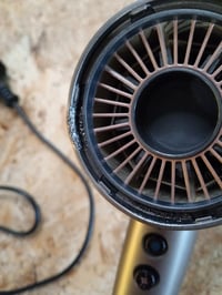 Uscător de păr Remington ONE D6078 2000W Ionic 120 km/h — defect, pentru piese: carcasă cu urme de topire (stare: vezi a 2-a imagine) 4