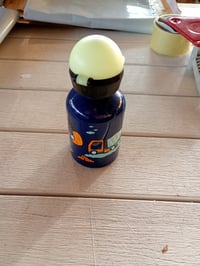 Detská hliníková fľaša SIGG KBT Build It – uzáver svietiaci v tme, nepriepustná, bez BPA – použitá (stav: pozri 2. obrázok) 2