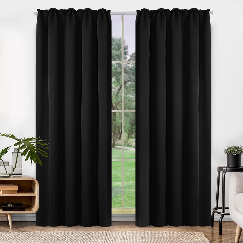 Deconovo Fekete sötétítő függöny hideg- és hangszigeteléssel ráncolt szalaggal 160x140 cm 2 db