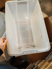 Cutie de Depozitare Transparentă cu Capac Iris Ohyama BSB-55 55L – Set de 2 bucăți (Set Parțial), Stivuibilă, cu Mânere, Plastic fără BPA 4