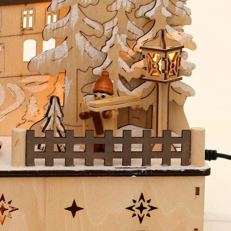 Dekohelden24 LED Fa Karácsonyi Ívlámpa Mozgó Fenyővel, Mikulás és Hógyerekek Motívummal - Santa Claus