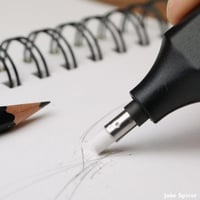 Elektrická guma Derwent s 8 náhradnými gumami, na grafitové, farebné a pastelové ceruzky, profesionálna kvalita, čierna, 2301931 5