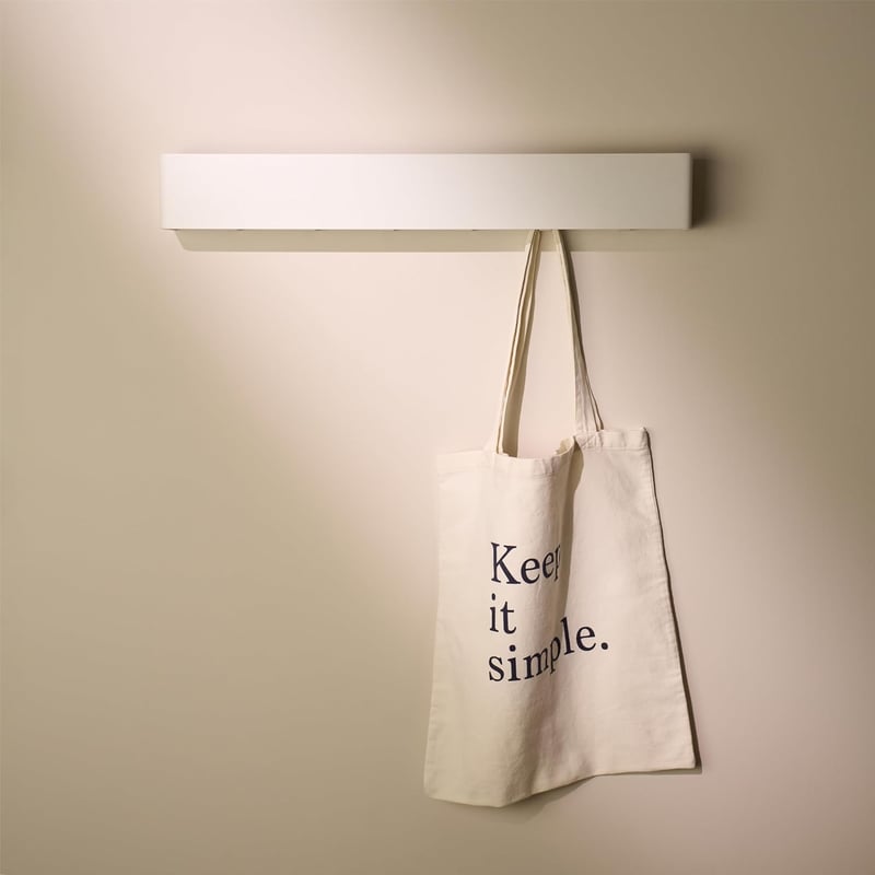 Designfabrik Hamburg Falra szerelhető ruhaakasztó 57 cm fehér modern design rejtett kampókkal
