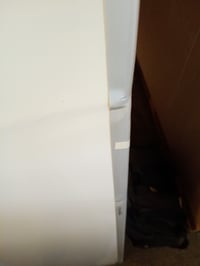 AmazonBasics magnetska bijela ploča s aluminijskim okvirom 120x90 cm - s držačem za markere — ploča je udubljena i zgužvana (stanje: vidi 2. sliku) 2