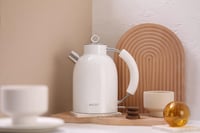 ASCOT Retro Fehér Elektromos Vízforraló 1,5L - Rozsdamentes Acél, Túlforrás Védelem 2