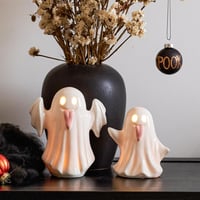 DN DECONATION Decorațiune de Halloween, set de 2 figurine fantomă din ceramică cu iluminare LED, lampă de veghe roz și albă, pentru masă 3