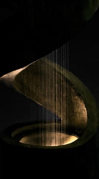 Fântână arteziană de grădină și terasă Dobar Venus cu design mare, iluminare LED, cascadă din polirășină, decor exterior 31,5 x 31,5 x 79,5 cm 7