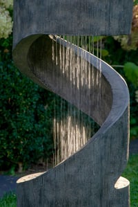 Fântână arteziană de grădină și terasă Dobar Venus cu design mare, iluminare LED, cascadă din polirășină, decor exterior 31,5 x 31,5 x 79,5 cm 5