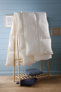DODO Bavlnená posteľná bielizeň z perkálu 220x240 cm – pre 2 osoby, biela, antialergénna, 100 % bavlnený perkál, polyesterová výplň Suprelle Senso Protect 3