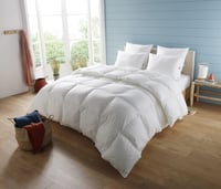 DODO Bavlnená posteľná bielizeň z perkálu 220x240 cm – pre 2 osoby, biela, antialergénna, 100 % bavlnený perkál, polyesterová výplň Suprelle Senso Protect 1