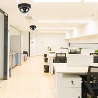 DODUOS Biztonsági Álkamera Szett - 4 db Dome Kamera Villogó LED-del, Beltéri/Kültéri Használatra, Falra Szerelhető Megfigyelő Kamerarendszer 2