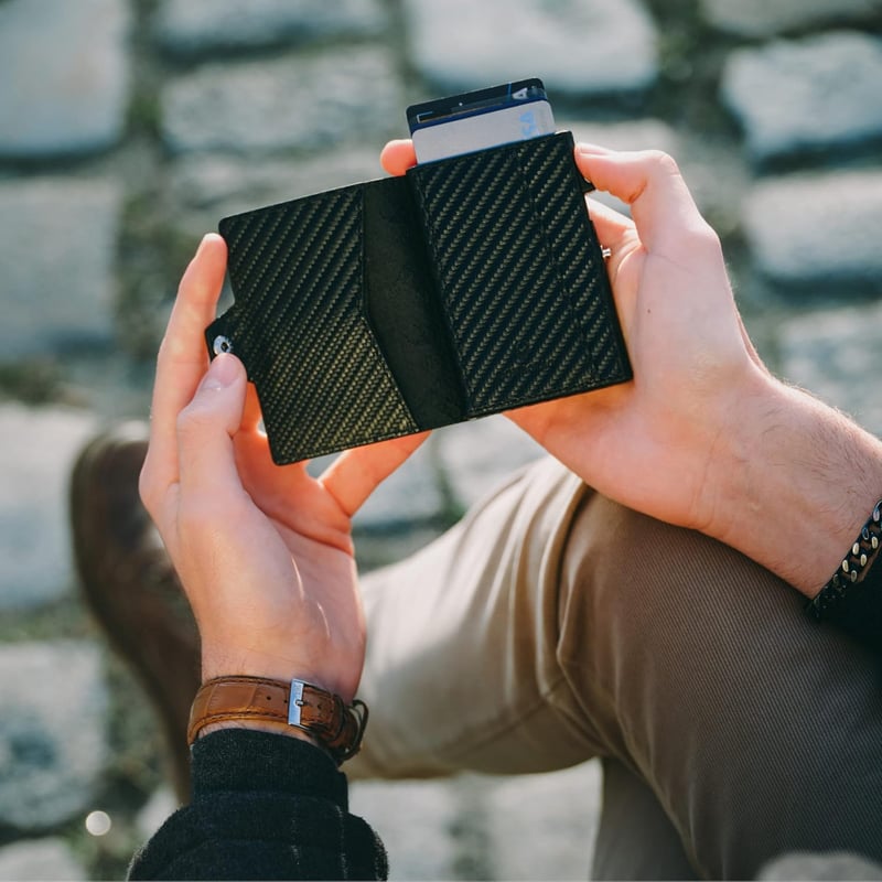DONBOLSO RFID Valuta Slim Bőr Férfi Pénztárca 10 Kártyahellyel Fekete