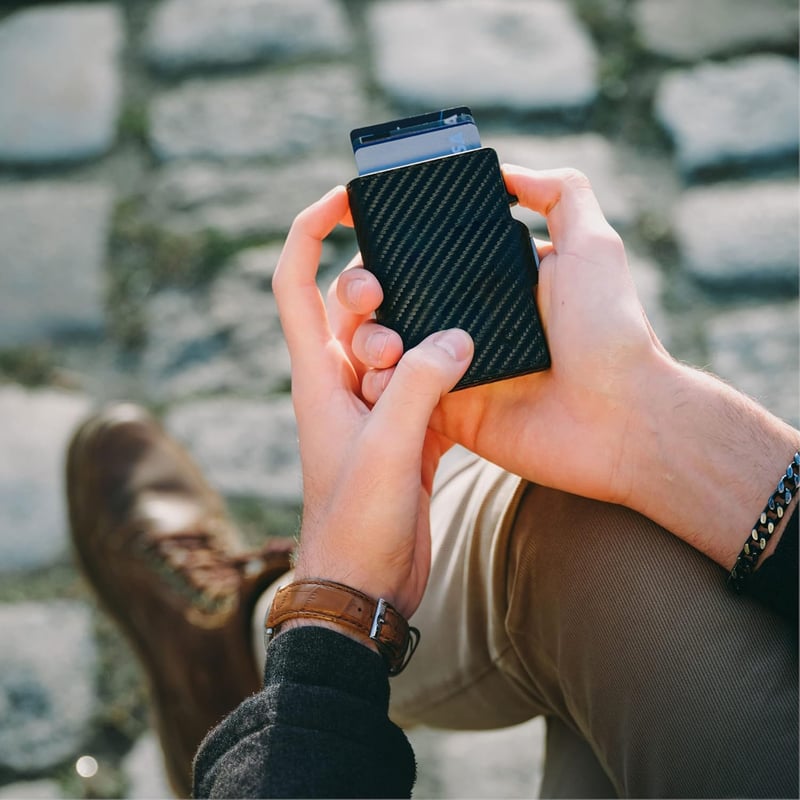 DONBOLSO RFID Valuta Slim Bőr Férfi Pénztárca 10 Kártyahellyel Fekete