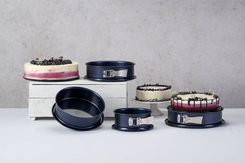 Dr. Oetker 26 cm-es kerek tortaforma zománc bevonattal, kék, tapadásmentes - Ø 26 cm, springform pan