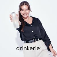 drinkerie 500 ml narancssárga üveg kulacs szilikon fogóval, szellőzővel és szűrővel 7