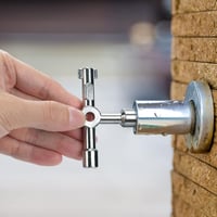 DURATECH 4 az 1-ben univerzális szekrénykulcs cink ötvözetből, vízóra és szelep nyitókulcs 2db 2