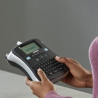 Aparat de etichetare profesional DYMO LabelManager 210D+ cu tastatură QWERTZ și ecran grafic mare, pentru benzi D1 de 6-12 mm 6
