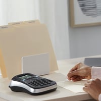 Aparat de etichetare profesional DYMO LabelManager 210D+ cu tastatură QWERTZ și ecran grafic mare, pentru benzi D1 de 6-12 mm 4