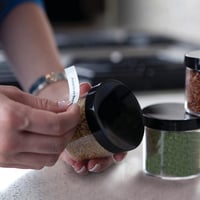 Originalna DYMO LetraTag traka za naljepnice, crna na bijeloj podlozi, 12 mm x 4 m, samoljepljiva plastična traka za LetraTag pisače naljepnica, 2 komada u pakiranju 7