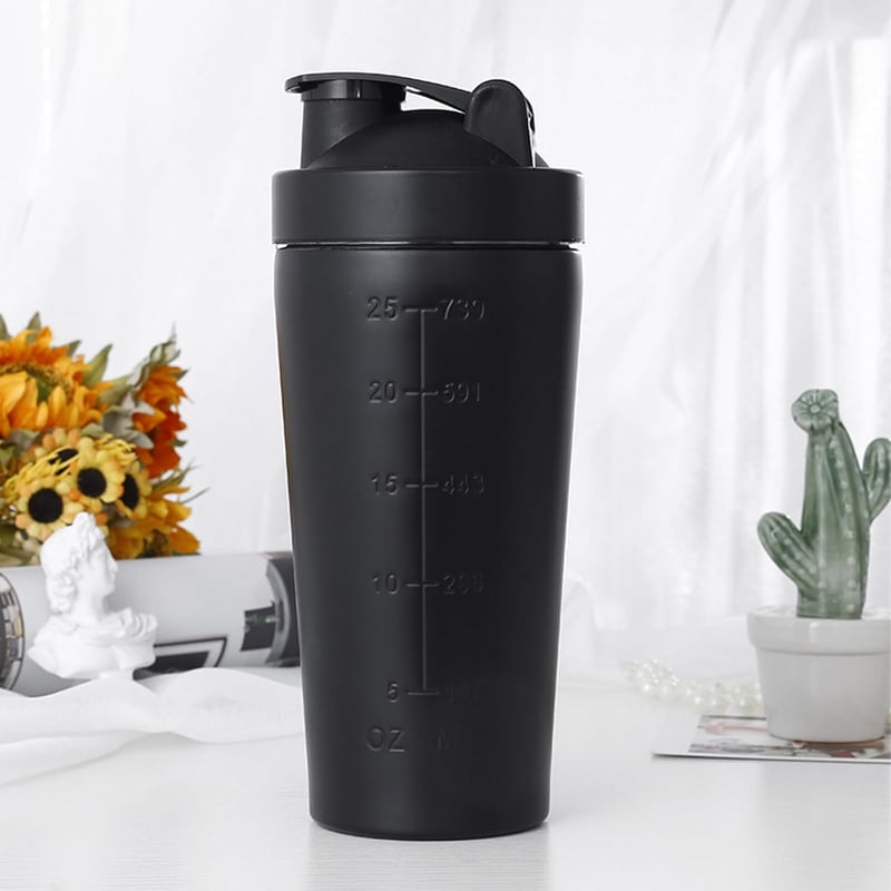 DYOUen 750 ml Rozsdamentes Acél Protein Shaker - Fekete Fitness Italkeverő Palack Keverőgömbbel, Szivárgásmentes, Hordozható Edzéshez és Dié