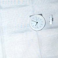 Analógový rádiom riadený budík TFA Dostmann 60.1517.54 – strieborný, plast, 81x31x84 mm – malý škrabanec na skle (stav: pozri 2. obrázok) 2