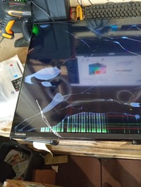 Toshiba 40LV3563DG 40 colos Full HD Smart TV 1920x1080 HDR WiFi Alexa — hibás, alkatrésznek: sérült kijelző (állapot: lásd a 2. képet) 2