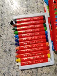 Carioci cerate triunghiulare Faber-Castell, 12 bucăți – set creioane cerate groase — creion negru rupt (stare: vezi a 2-a imagine) 2