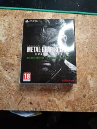 Joc Konami Metal Gear Solid Delta Snake Eater Deluxe Edition pentru PS5 – Joc de acțiune pentru PlayStation 5, stare outlet (desigilat), steelbook și 2