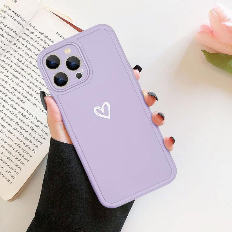 iPhone 13 Pro Max Lila Szilikon Tok Fehér Szívecskékkel - Ütésálló, Lányos