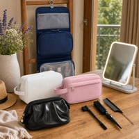 Sada na organizáciu kozmetiky: 3x taštička + 3x kefa na vlasy + závesný nesesér + LED zrkadlo 1