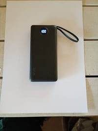 Power banka VRURC 10 000 mAh so 4 vstavanými káblami (USB-C, Lightning, Micro USB), prenosná externá batéria s LED displejom, čierna 2