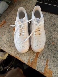 Ženske bijele kožne tenisice Nike Court Vision Low, broj 41 (EU), rabljene 3