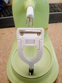 Decojitor manual de fructe și legume Yuzita Rotortiger pentru mere, pere, kiwi și roșii, aparat de curățat cu manivelă, verde 3