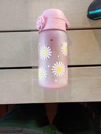 Detská fľaša ion8 350 ml, svetlofialová, nepriepustná, otváranie jednou rukou, bez BPA — výrazne opotrebovaný výrobok (stav: pozri 2. obrázok) 2