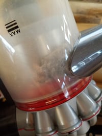 Aspirator fără fir Dyson V8 Advanced, 130 AW, autonomie 40 de minute, cu perie Motorbar pentru descurcarea părului, eliminarea părului de animale, portabil și 3